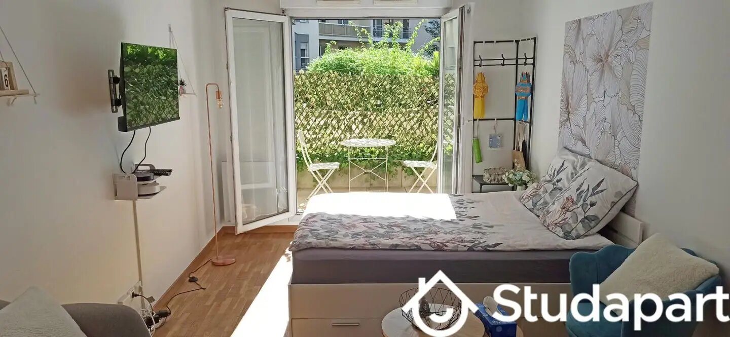 Appartement à louer, 26m², Suresnes