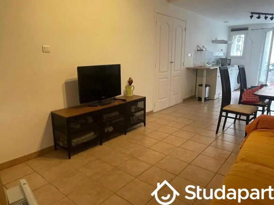Appartement à louer, 29m², Eguilles