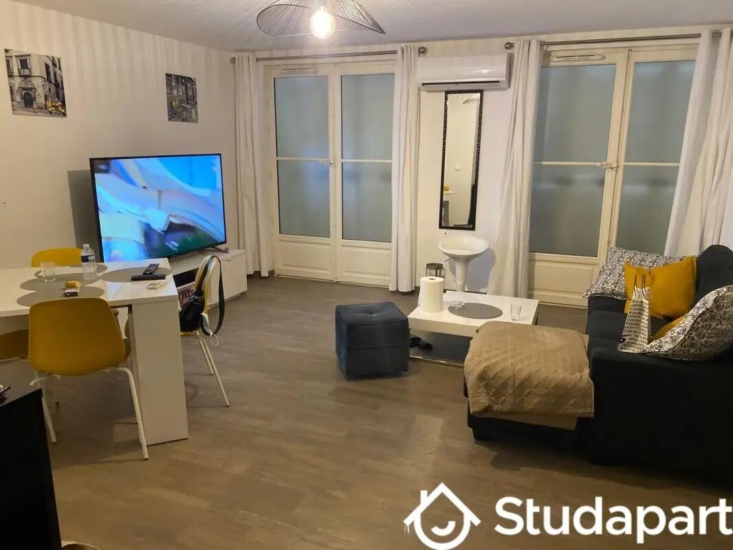 Appartement à louer, 45m², Marseille 8ème