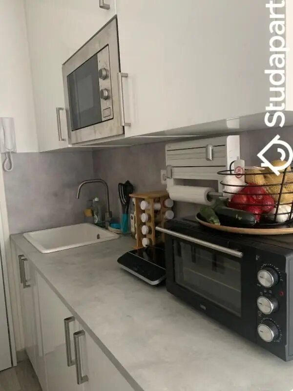 Appartement à louer, 13m², Paris 18ème
