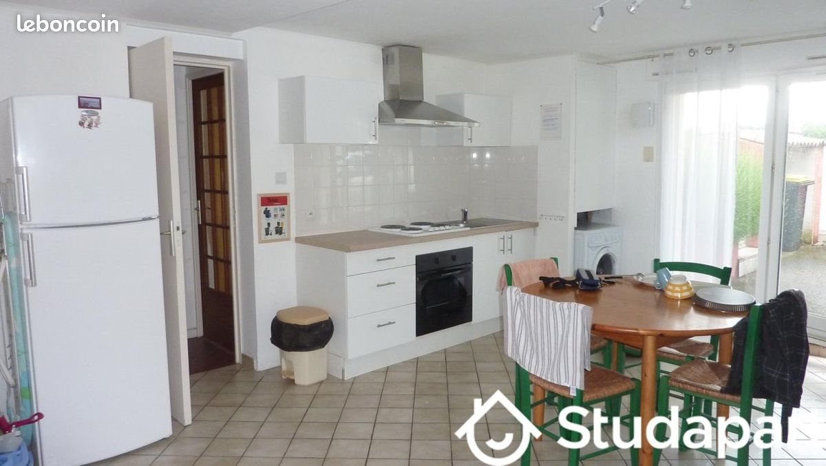 Maison à louer, 11m², Écully