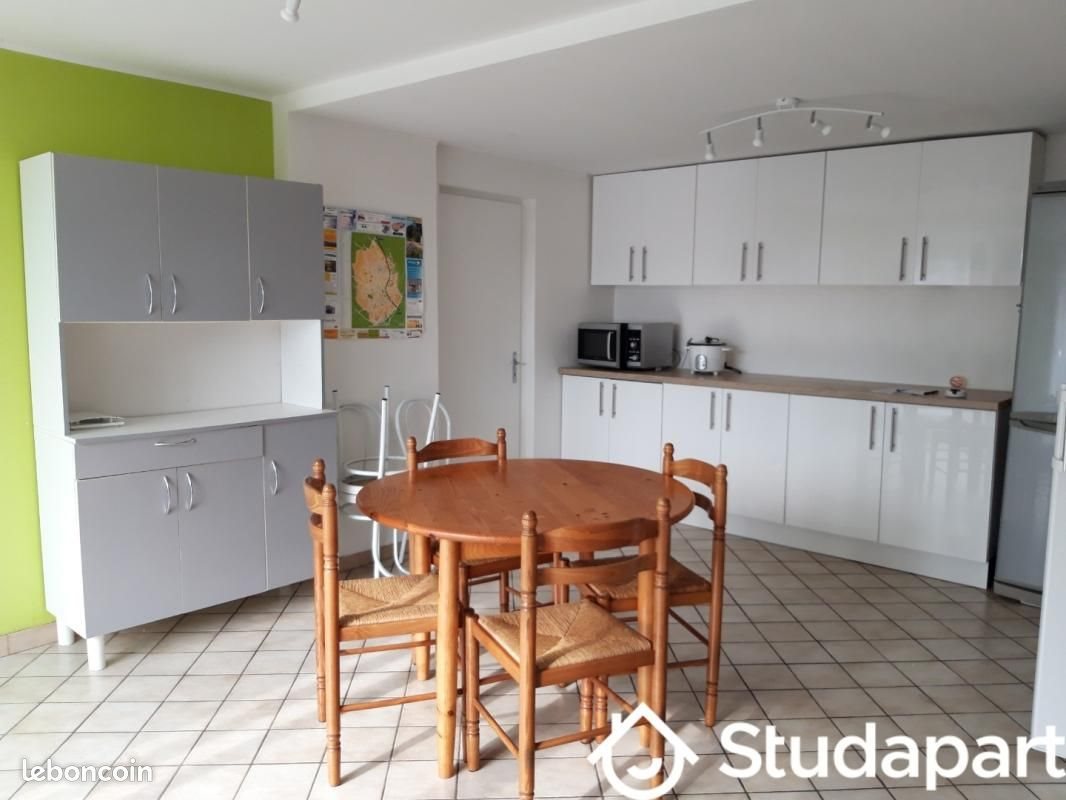 Maison à louer, 11m², Écully