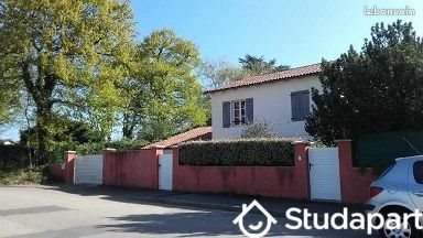 Maison à louer, 11m², Écully