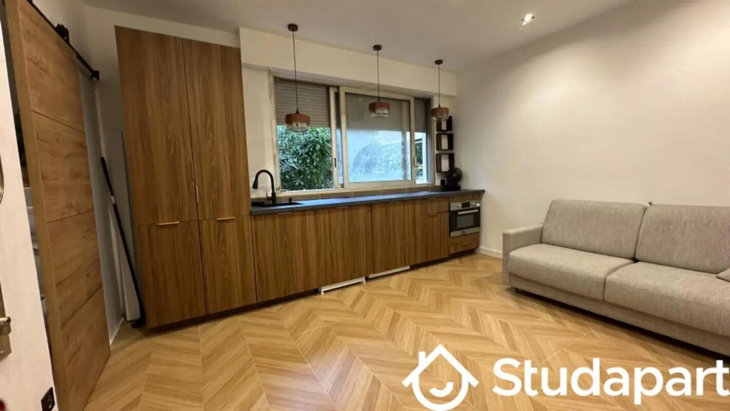 Appartement à louer, 17m², Marseille 8ème