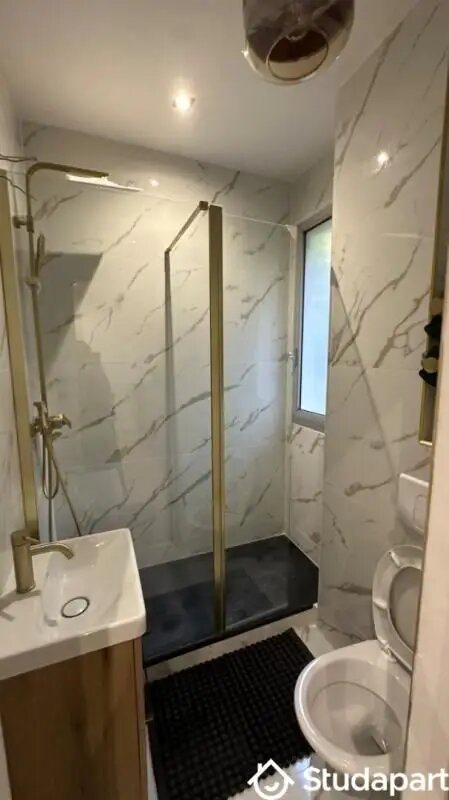 Appartement à louer, 17m², Marseille 8ème