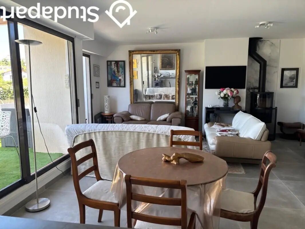 Appartement à louer, 78m², Antibes