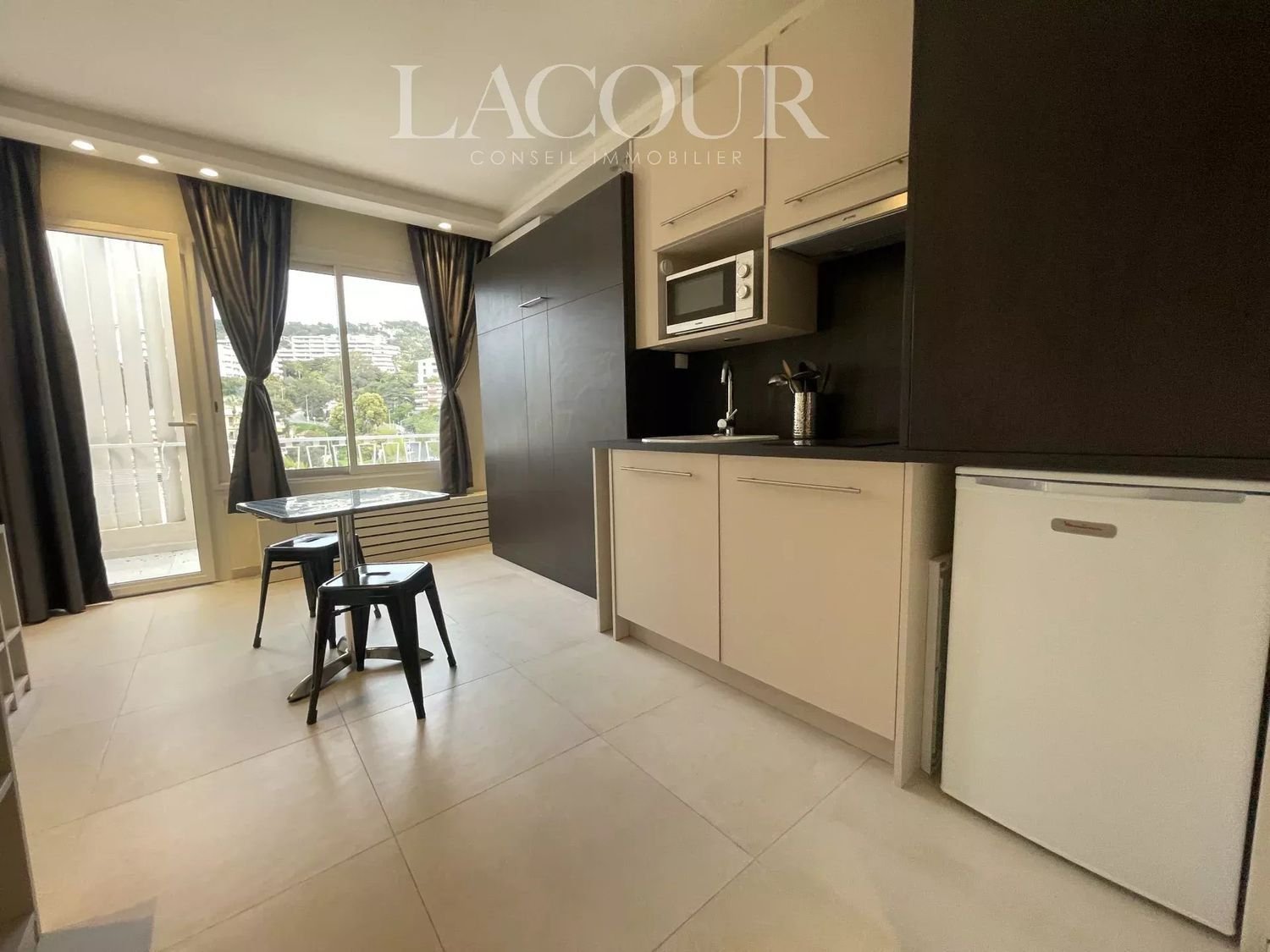 Appartement à louer, 17m², Cannes
