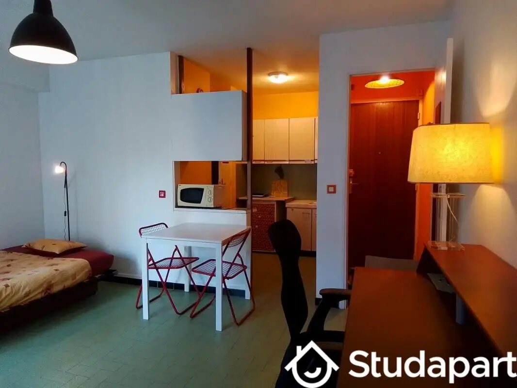 Appartement à louer, 26m², Marseille 5ème