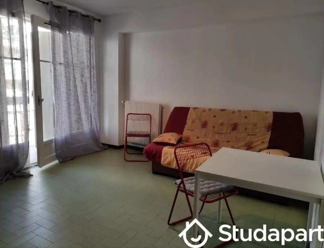 Appartement à louer, 26m², Marseille 5ème