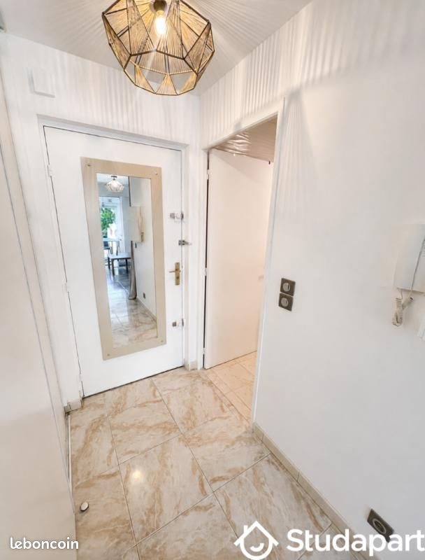 Appartement à louer, 35m², Antibes