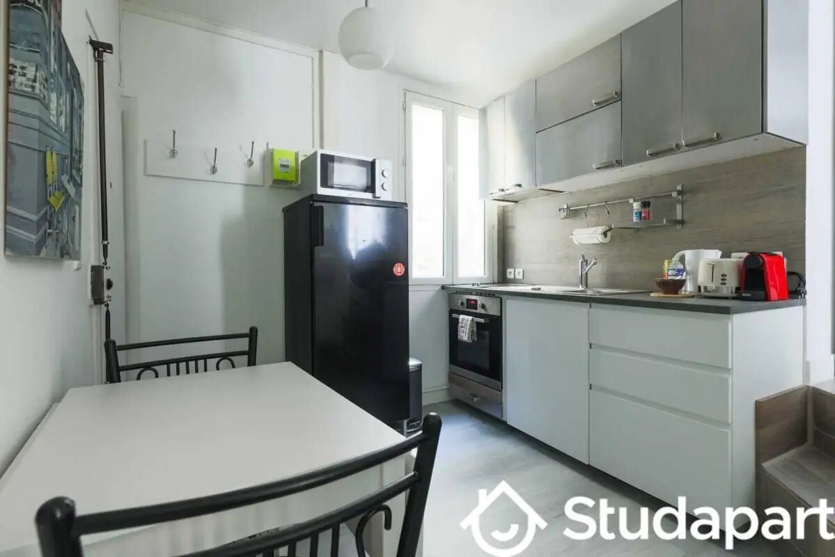 Appartement à louer, 25m², Paris 18ème