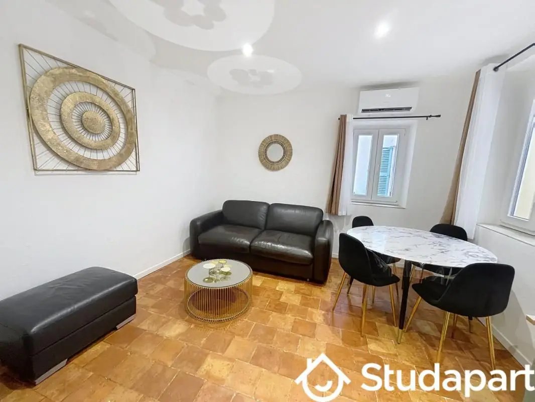 Appartement à louer, 40m², Antibes
