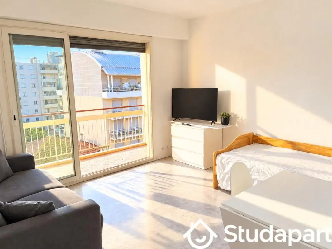 Appartement à louer, 29m², Antibes