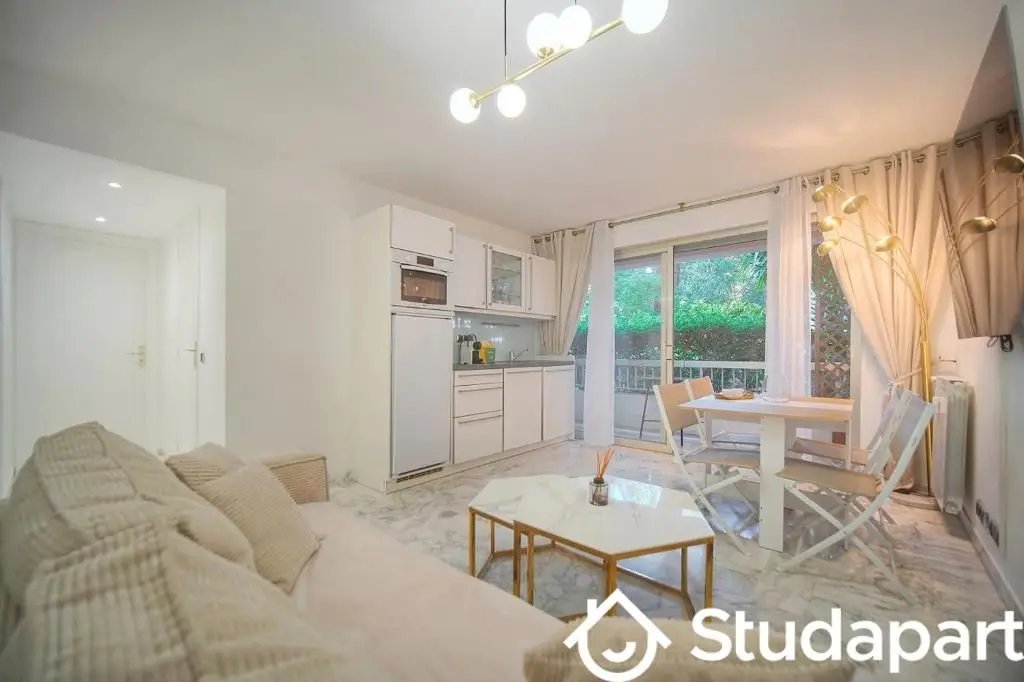 Appartement à louer, 54m², Cannes