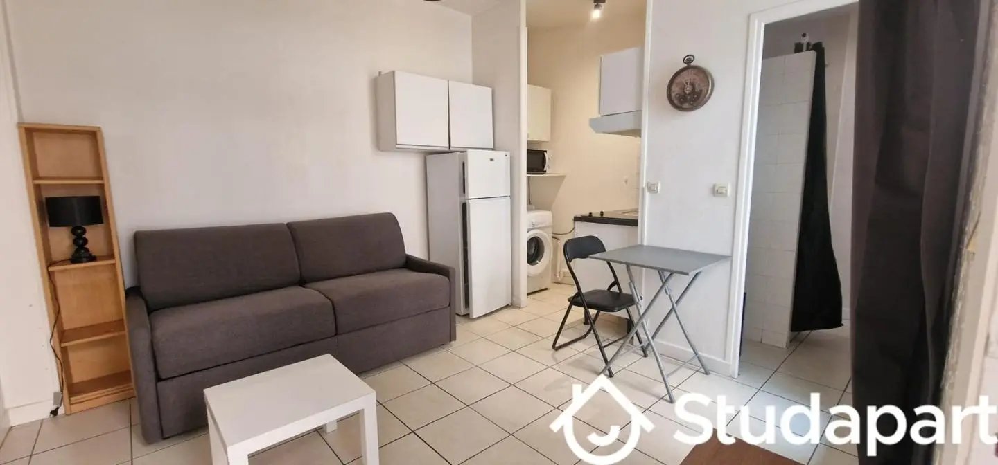 Appartement à louer, 17m², Antibes