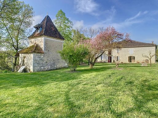 Maison 14 pièces 400 m² · à Fleurance · 400 m² · 495 000 €