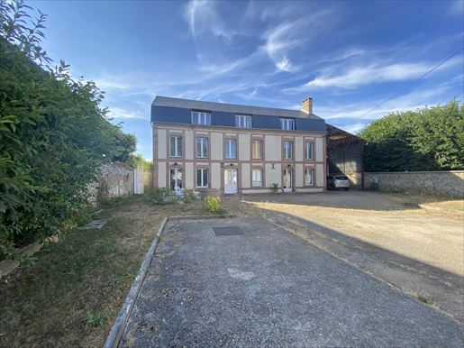 Maison 8 pièces 253 m² · à Verneuil d'Avre Et d'Iton · 253 m² · 595 000 €