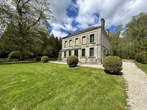 Maison 7 pièces 202 m² · à Tourouvre au Perche · 202 m² · 1 055 000 €