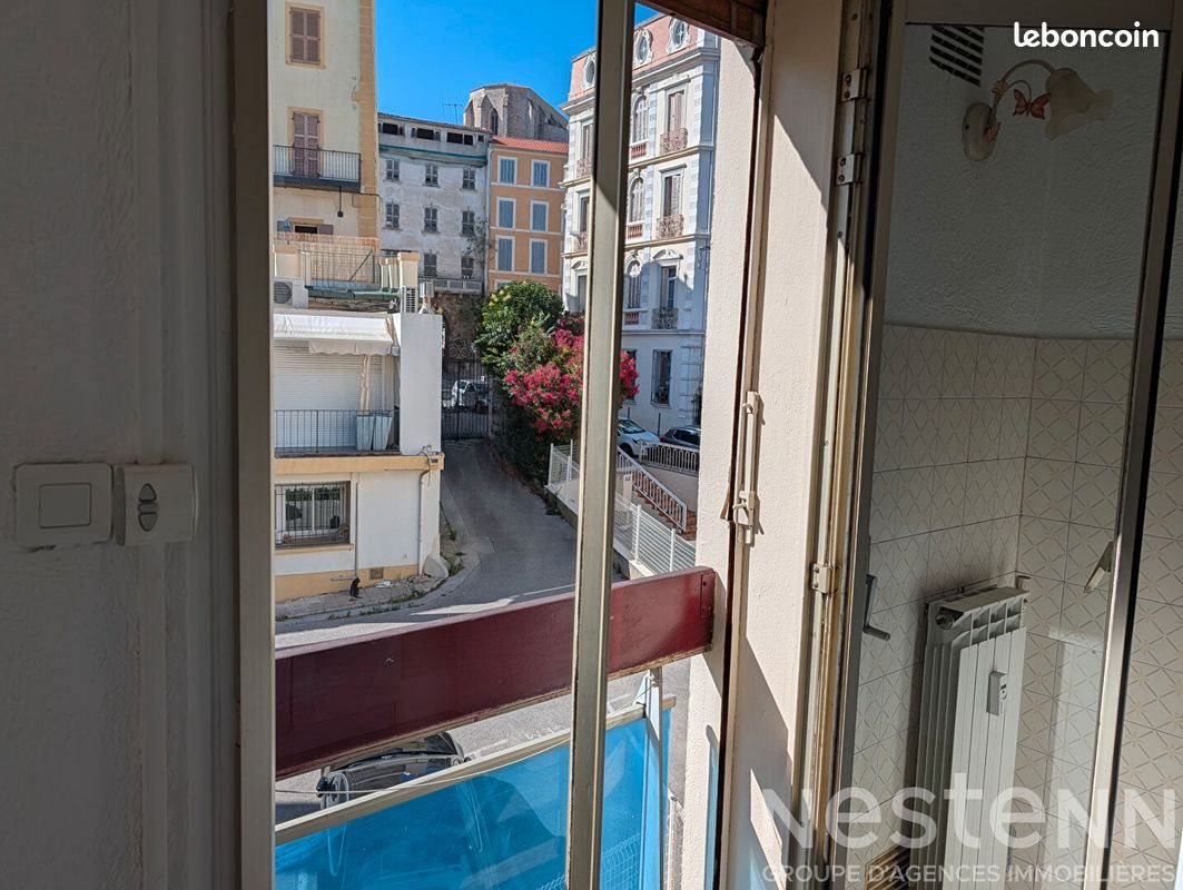 Appartement à louer, 37m², Hyères