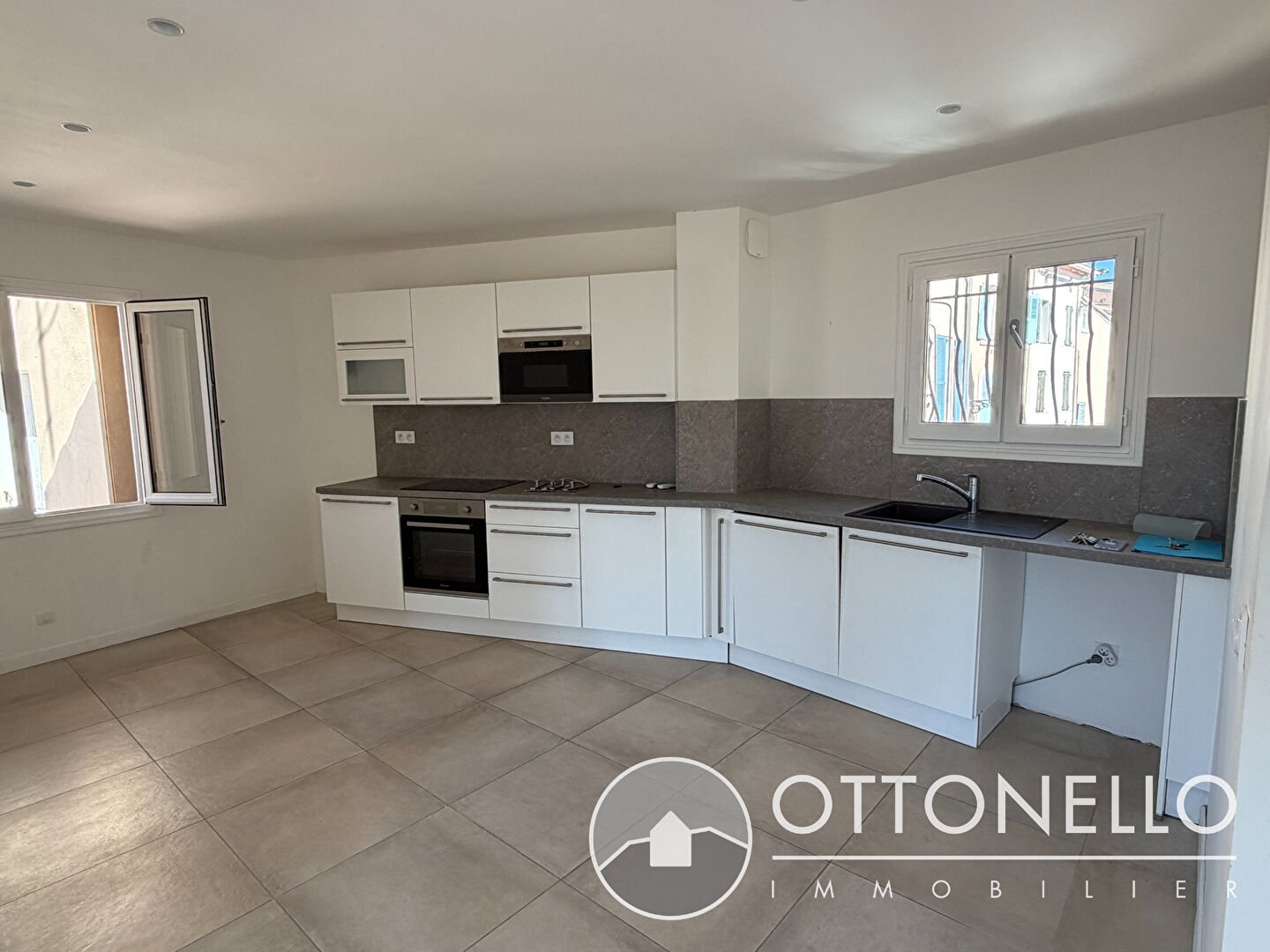 Appartement à louer, 93m², Roquebrune-sur-Argens