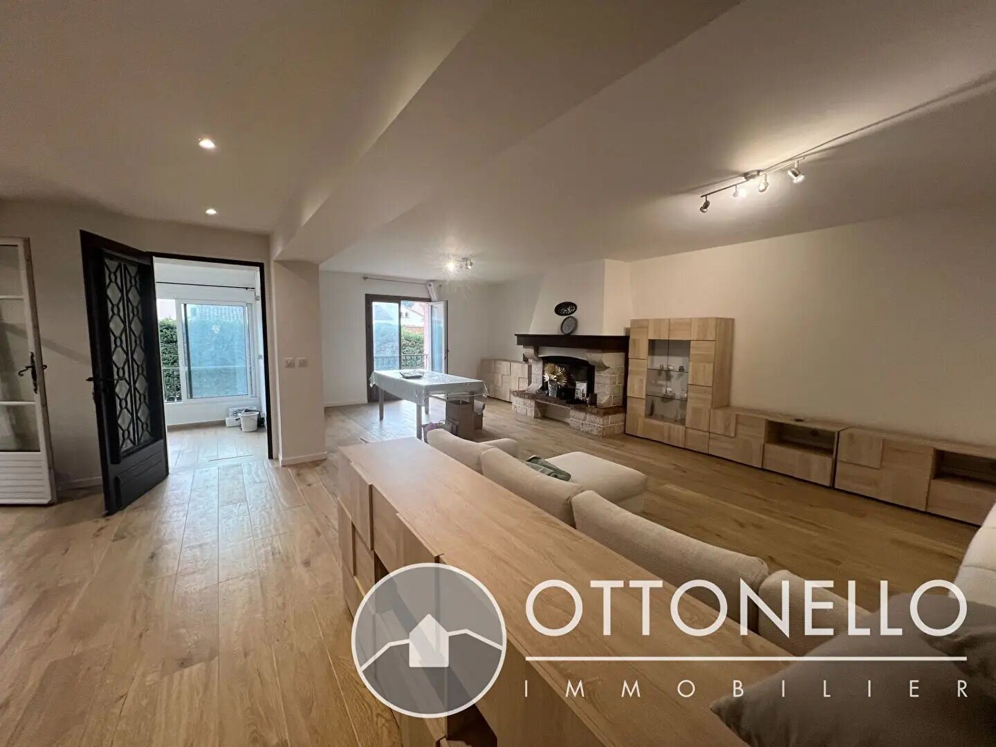 Maison à louer, 161m², Roquebrune-sur-Argens