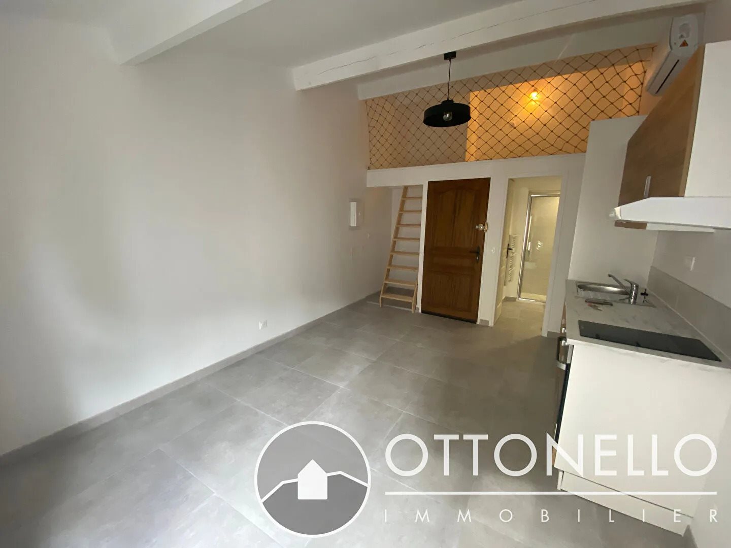 Appartement à louer, 21m², Roquebrune-sur-Argens