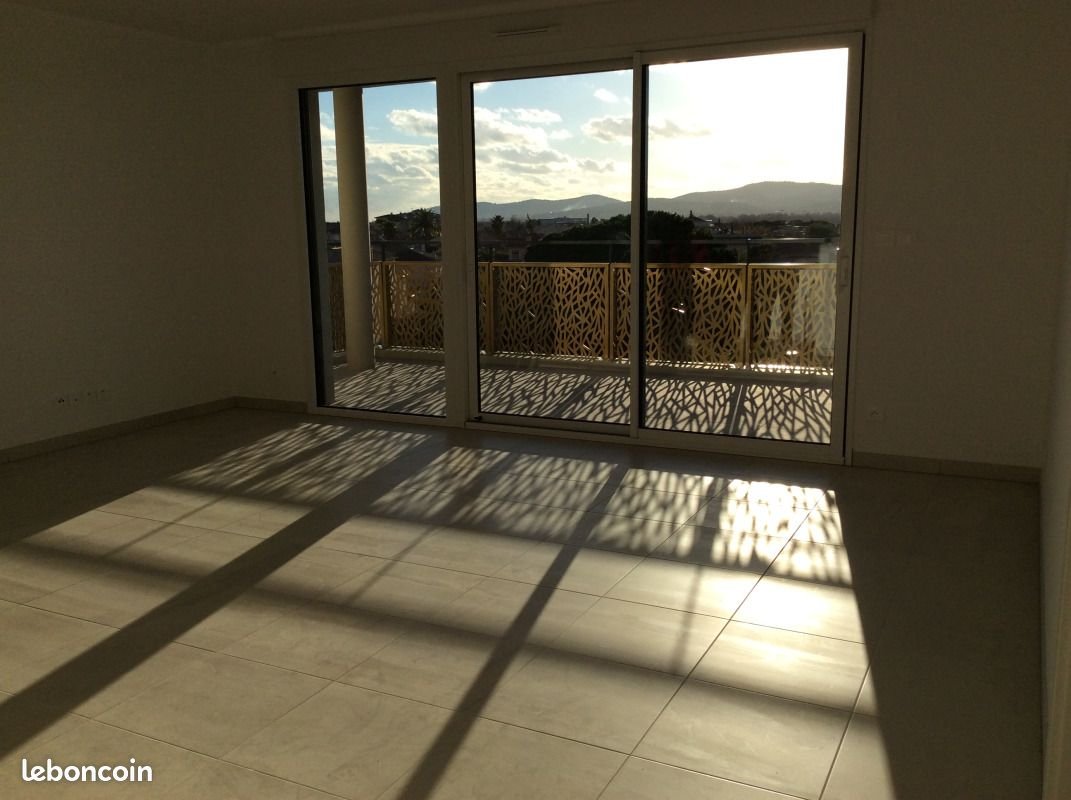 Appartement à louer, 53m², Fréjus