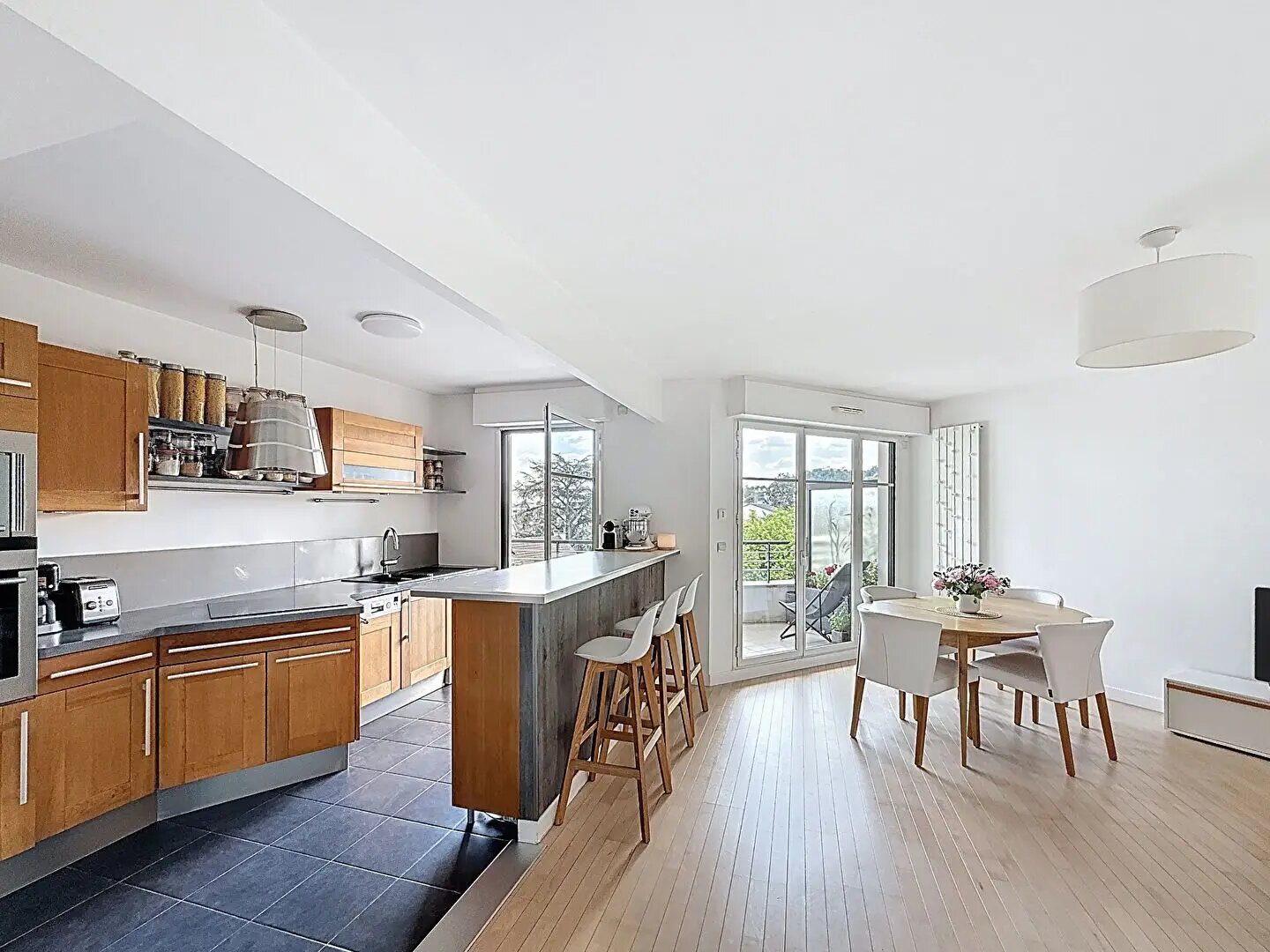 Appartement à vendre, 74m², Suresnes