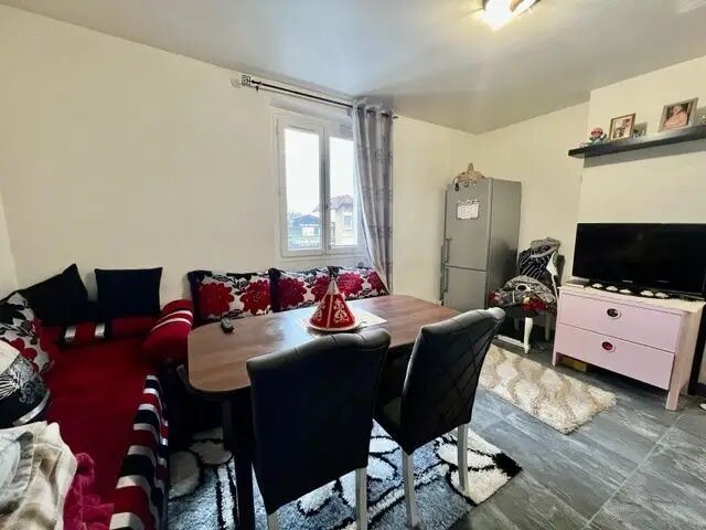 Appartement à vendre, 27m², Stains