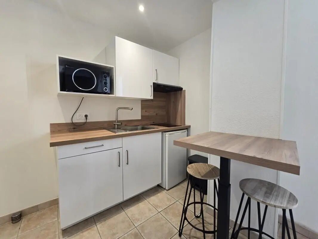 Appartement à louer, 18m², Eyguières