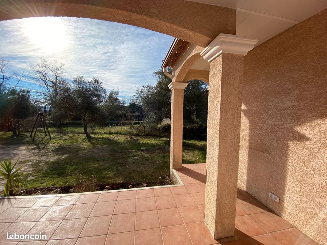 Maison à louer, 92m², Claret