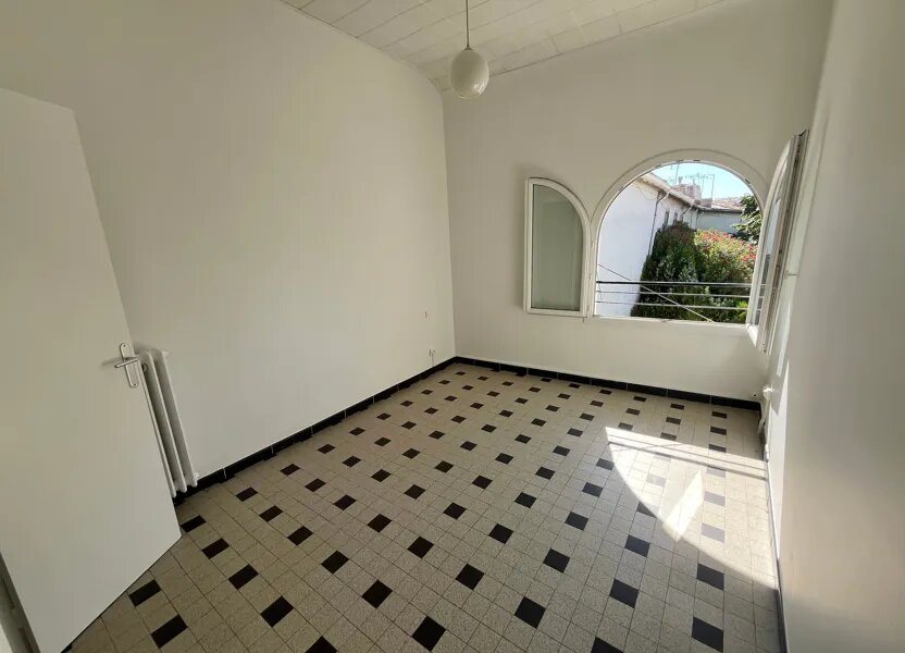 Appartement à louer, 65m², Mèze