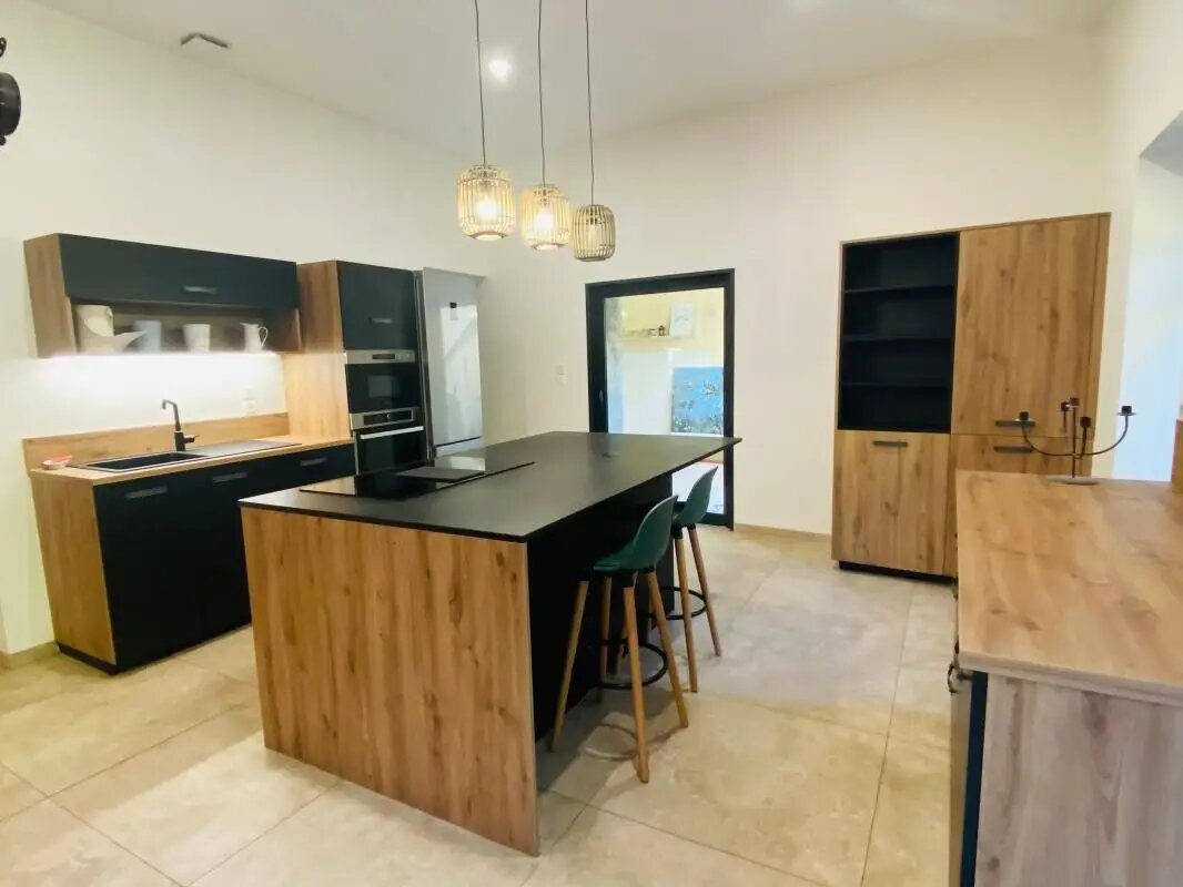 Appartement à louer, 160m², Gabian