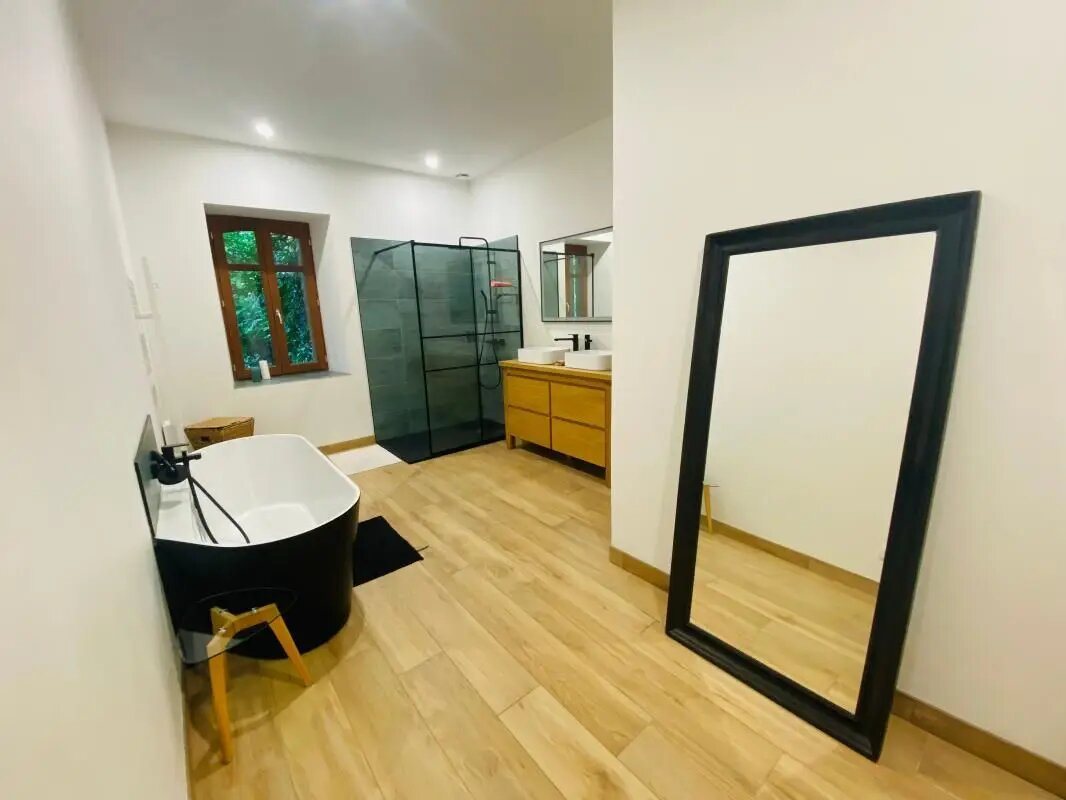 Appartement à louer, 160m², Gabian