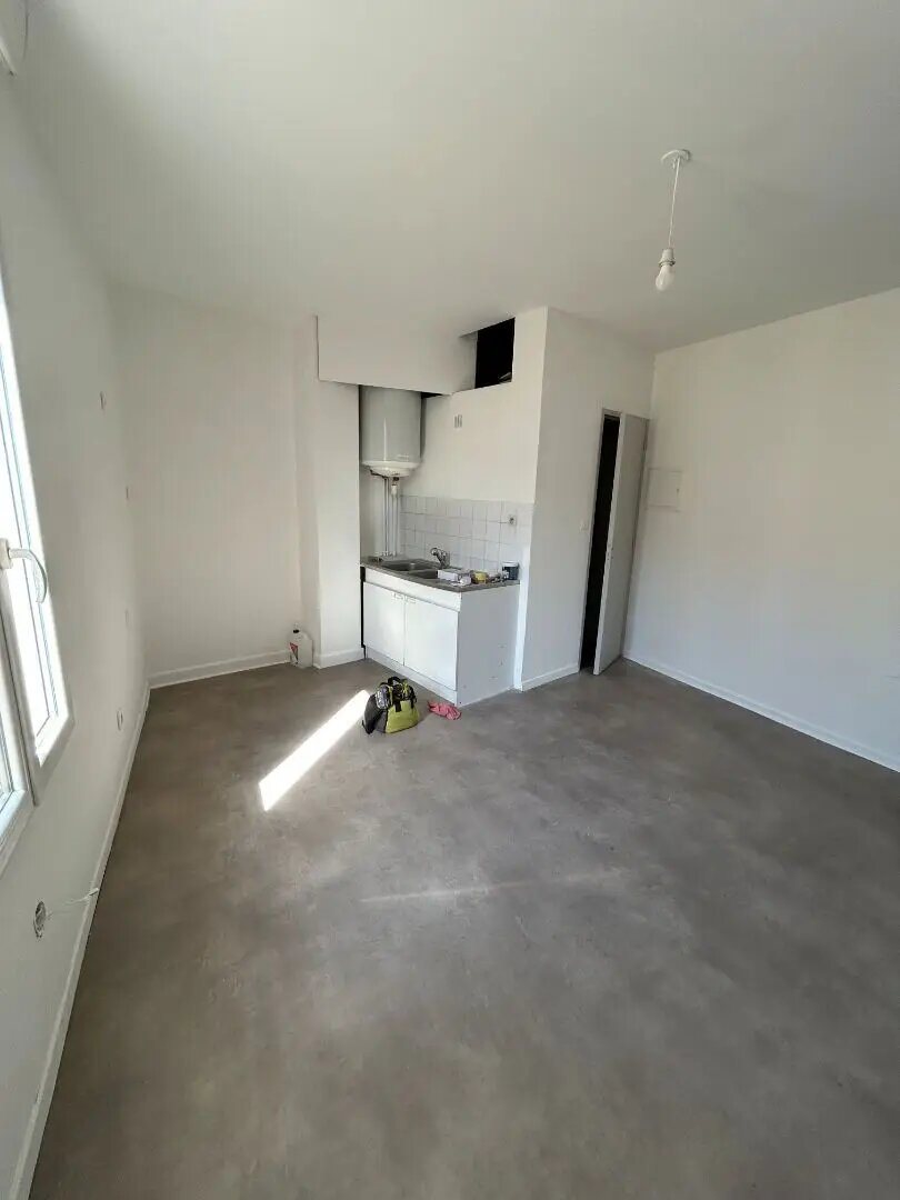 Appartement à louer, 37m², Redessan