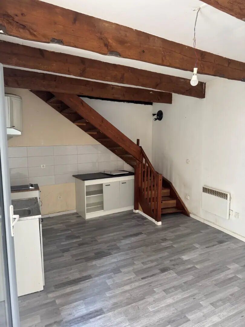 Maison à louer, 32m², Redessan
