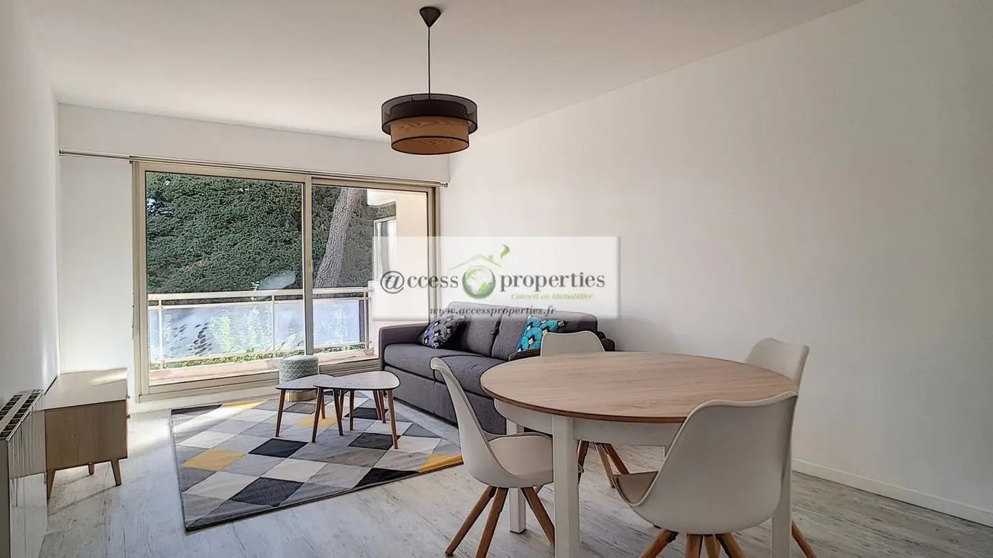 Appartement à louer, 49m², Antibes