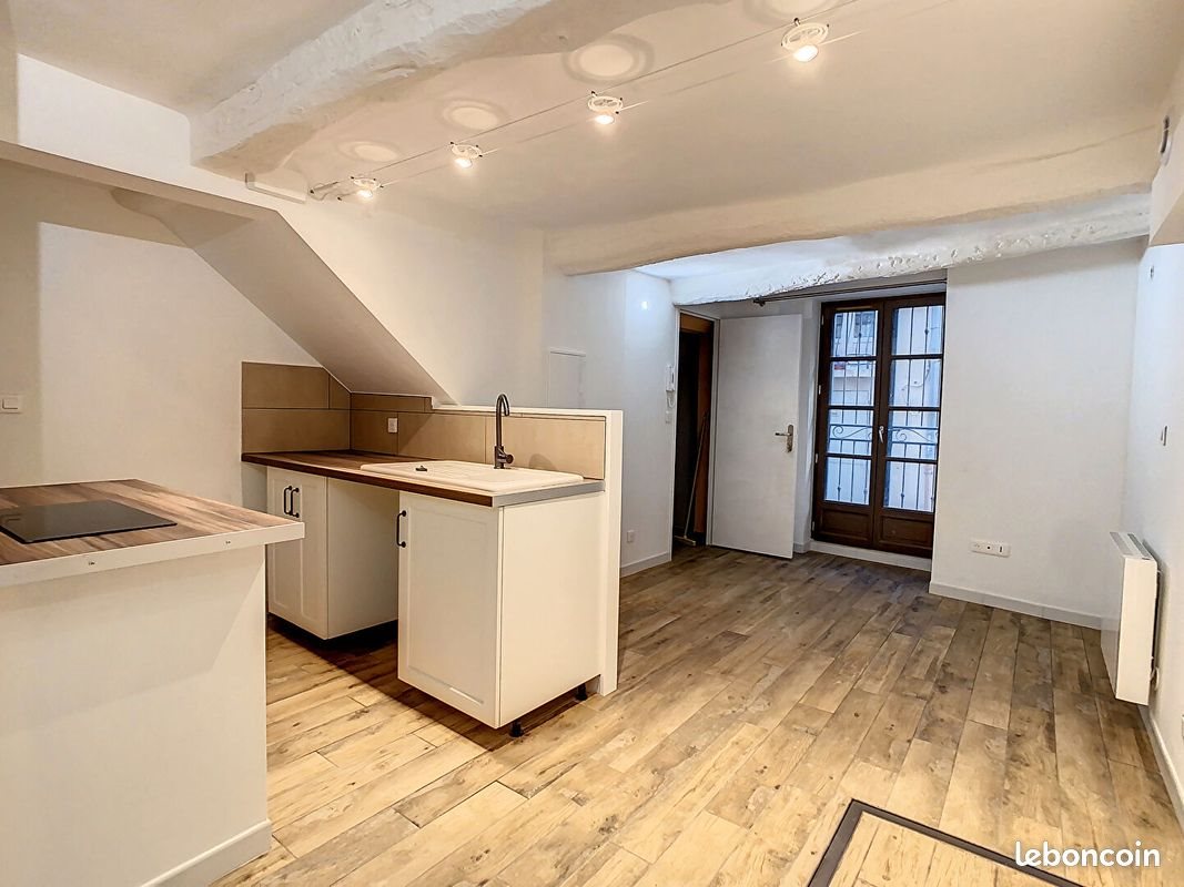 Appartement à louer, 32m², Trets