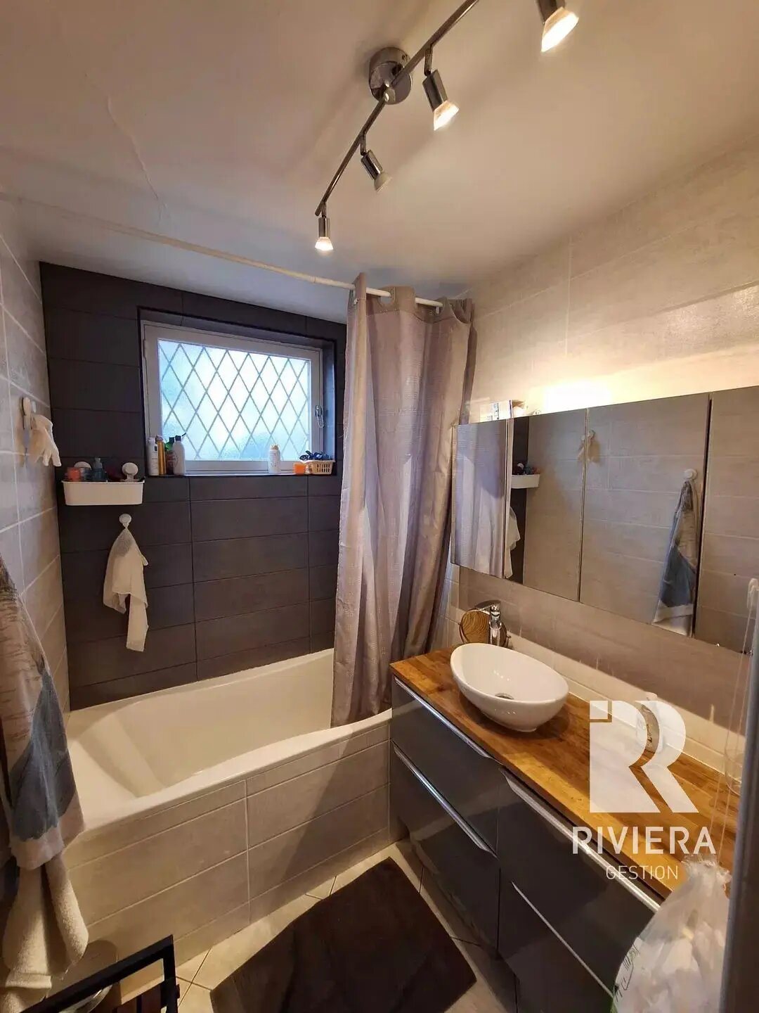 Appartement à louer, 74m², Nice
