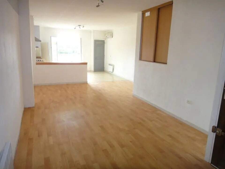 Appartement à louer, 64m², Rians