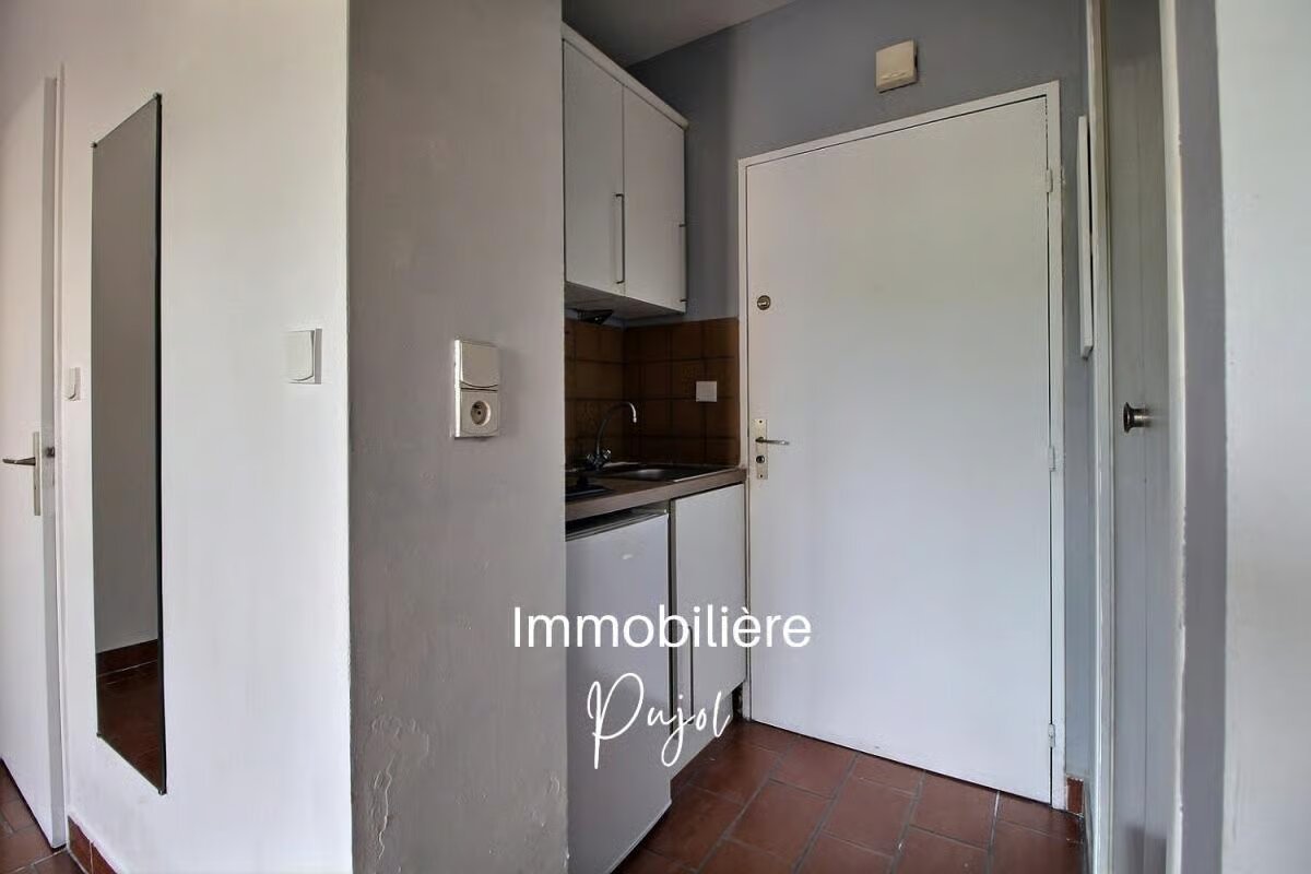 Appartement à louer, 19m², Marseille 8ème