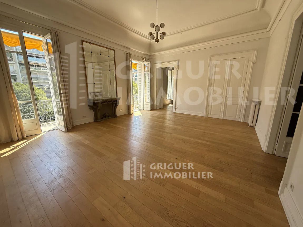 Appartement à louer, 197m², Nice
