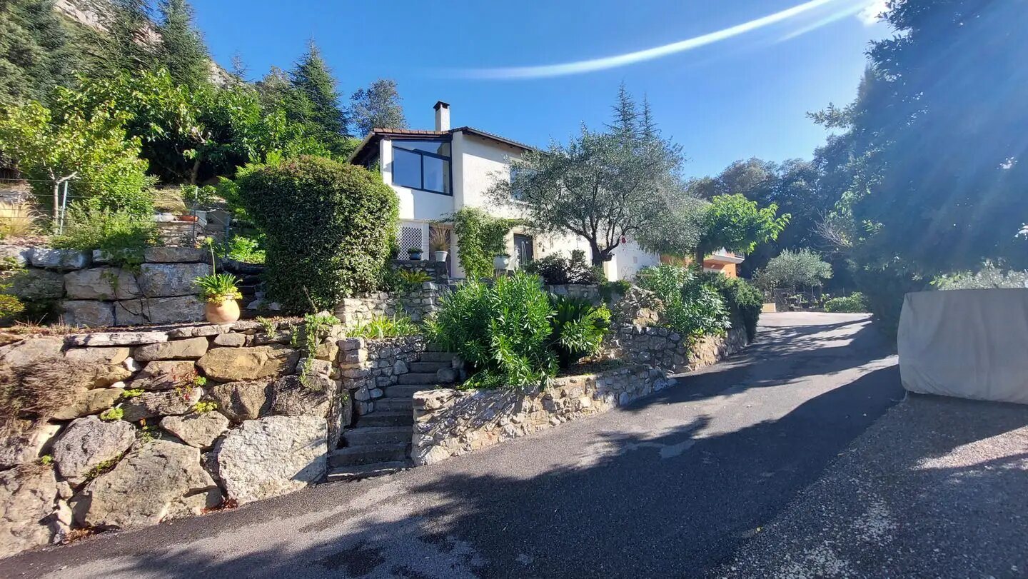 Maison à vendre, 143m², Sahune