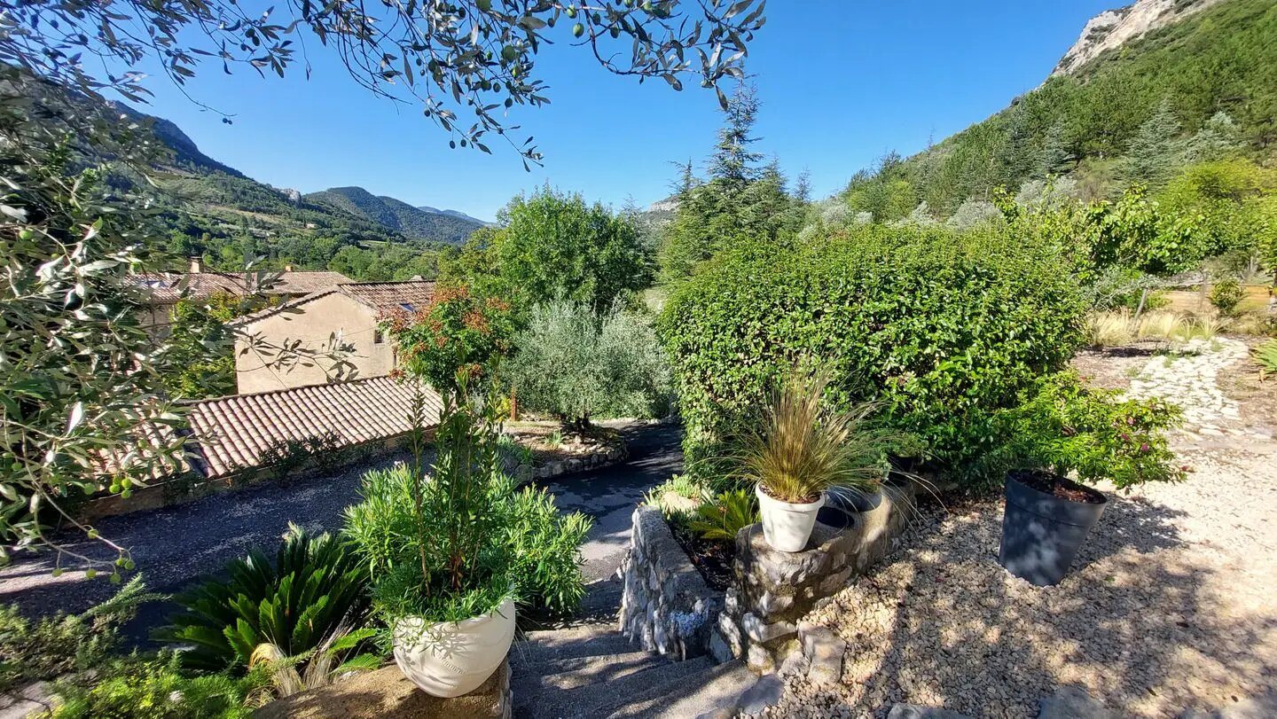 Maison à vendre, 143m², Sahune