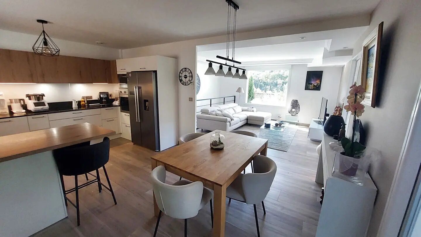 Maison à vendre, 143m², Sahune