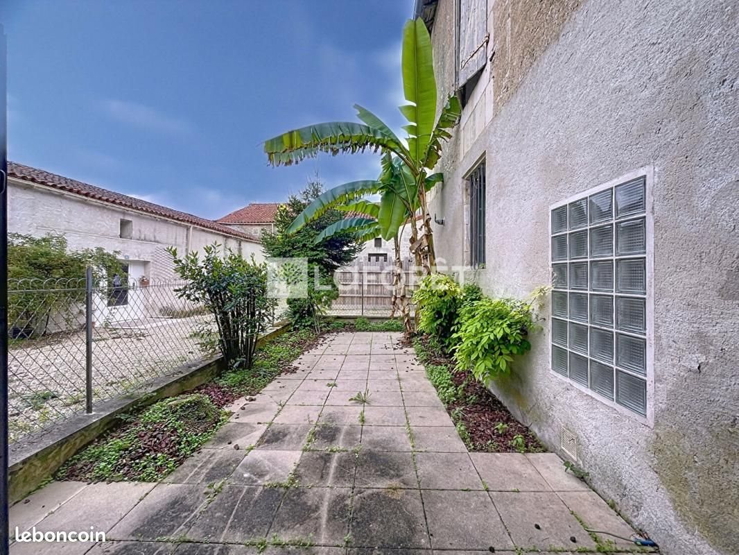 Maison à vendre, 220m², Rouillac