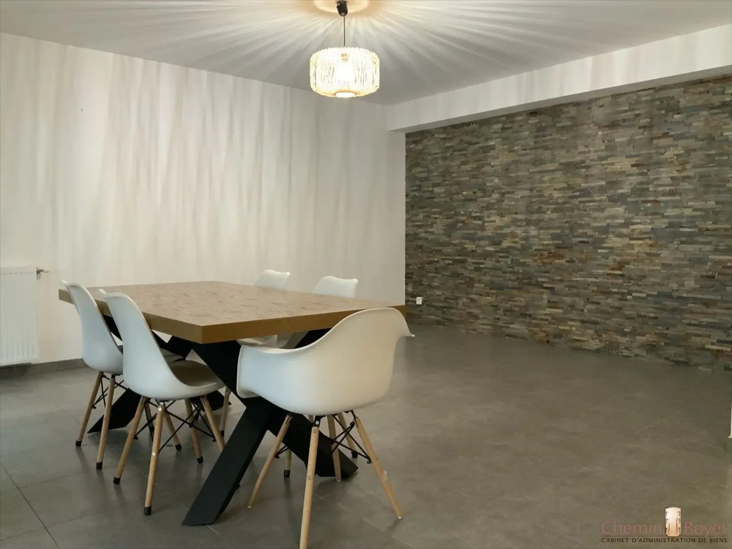 Appartement à louer, 73m², Maubec