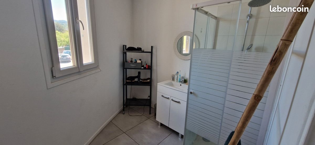 Appartement à louer, 66m², Trets
