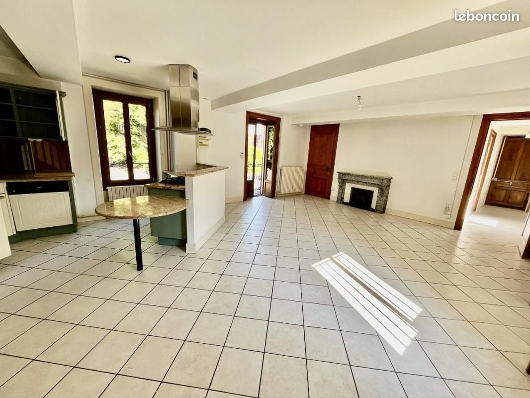 Maison à louer, 130m², Crémieu