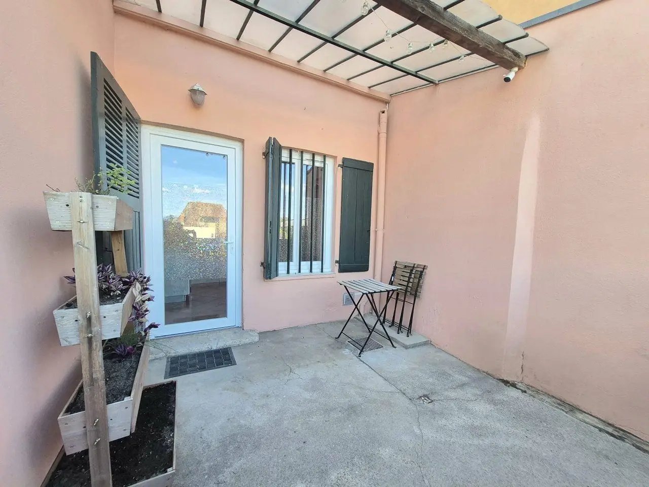Maison à louer, 78m², Vézeronce-Curtin